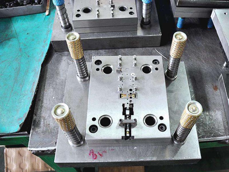 阿勒泰模具制造-01